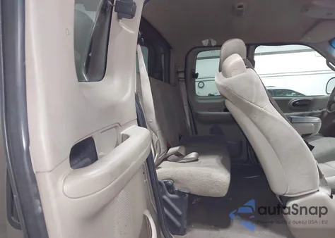 2001 Ford F-150 Lariat/Xl/Xlt z USA, uszkodzony, nr VIN 1FTRX18W91NB49304